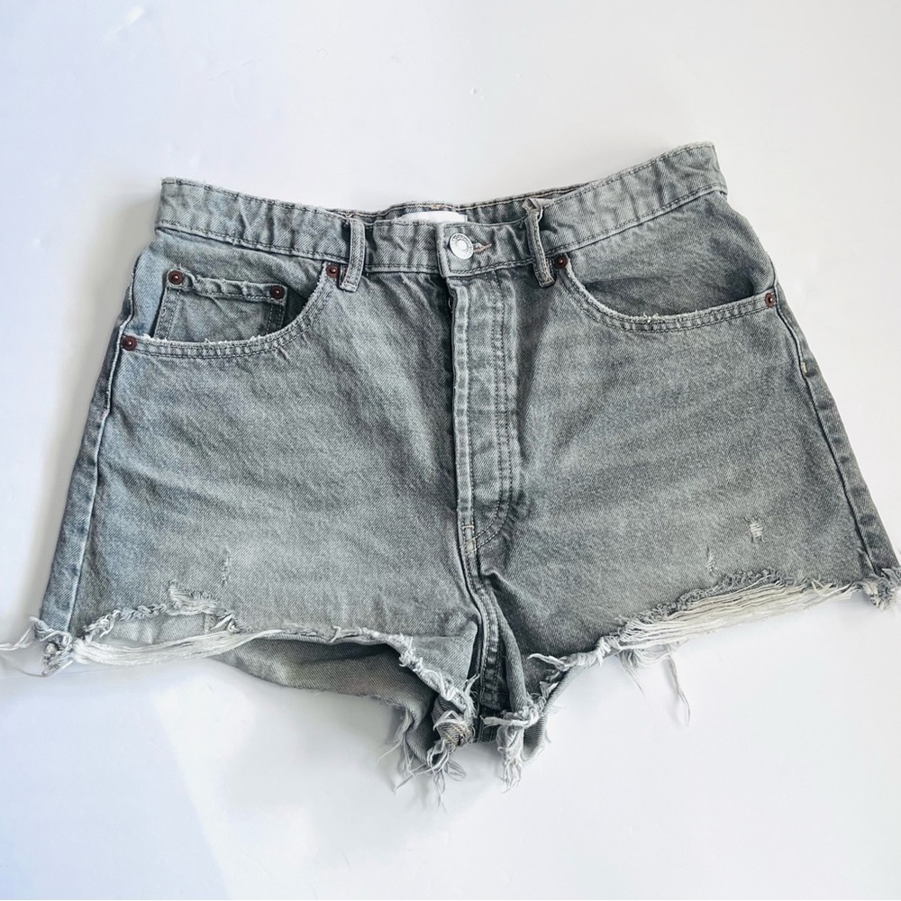 Zara Gray Wash High Rise Button fly Distressed Denim Jean Shorts Size 10